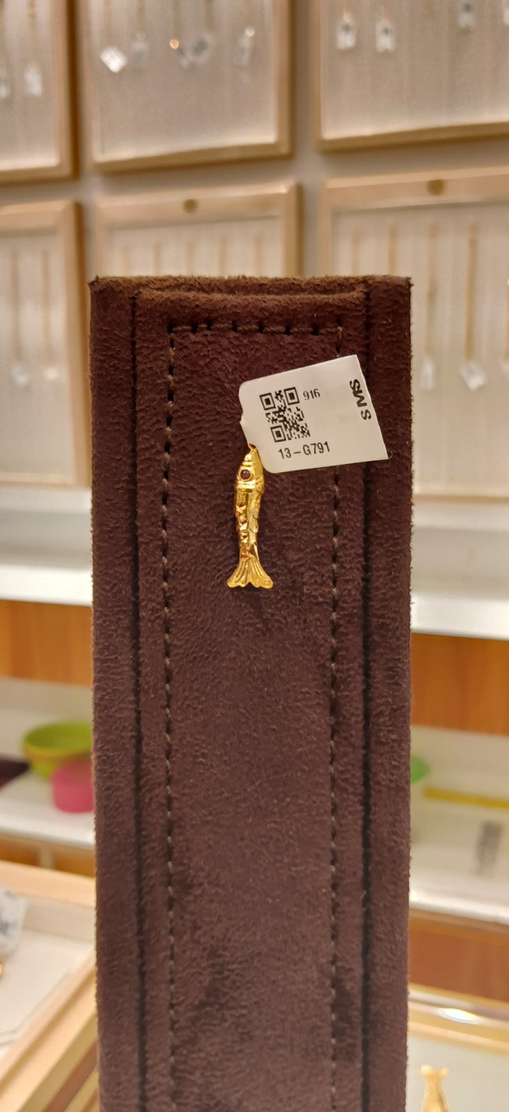 Single Hook Dollar